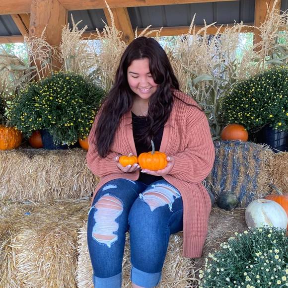 Meet your Posher, Trinity - Picture 1 of 1